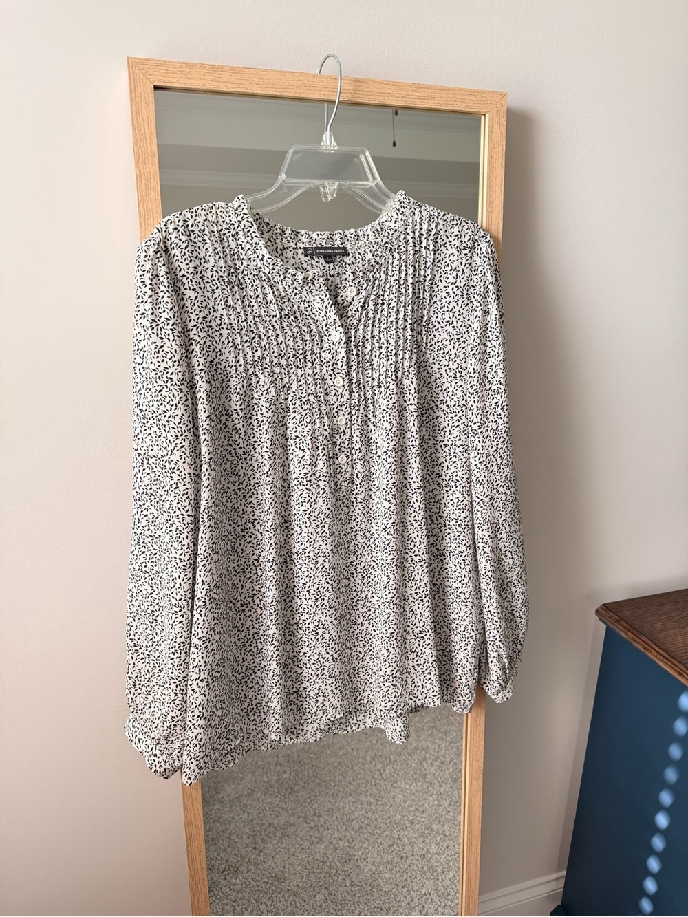 Adrianna Papell White and Black Printed Pintuck Peasant Blouse